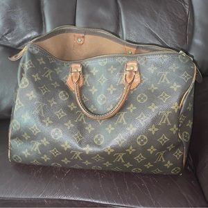 Authentic vintage Louis Vuitton speedy 35 satchel
